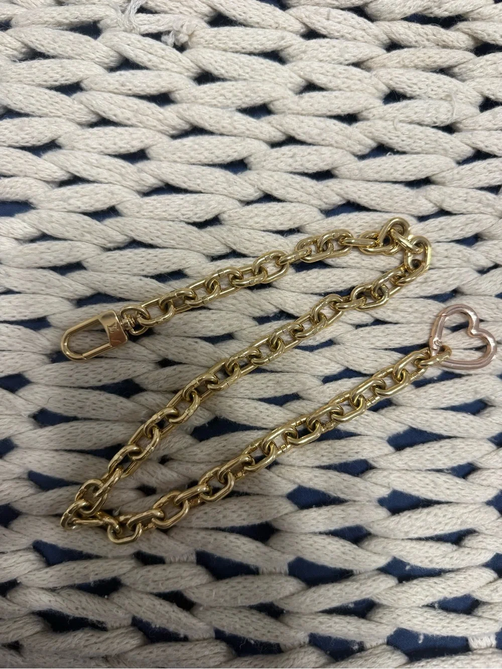 Louis Vuitton pochette accessories chain